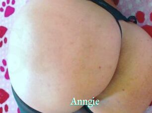 Anngie_