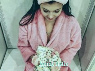 Annie_Astie