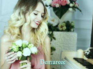 Demureee