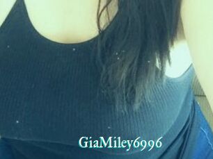 GiaMiley6996