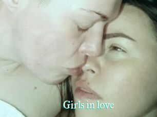 Girls_in_love