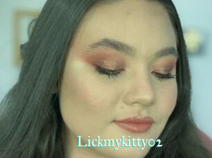 Lickmykitty02