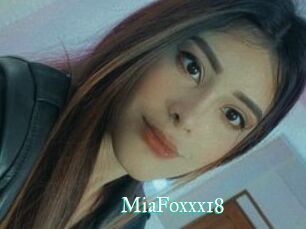 MiaFoxxx18