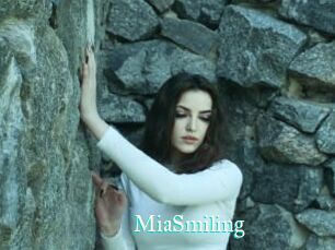MiaSmiling