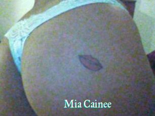 Mia_Cainee