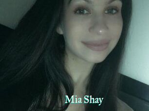 Mia_Shay