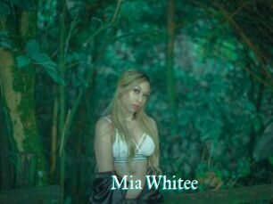 Mia_Whitee