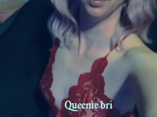 Queenie_bri