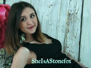 SheIsAStonefox